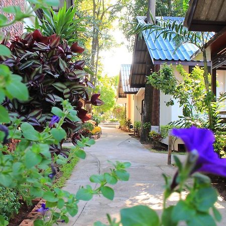 The Beach Garden Resort Pattaya Exterior photo