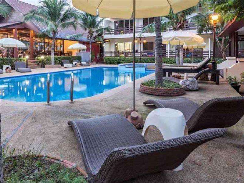 The Beach Garden Resort Pattaya Exterior photo