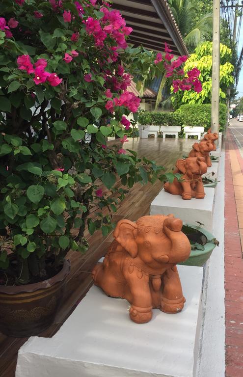 The Beach Garden Resort Pattaya Exterior photo