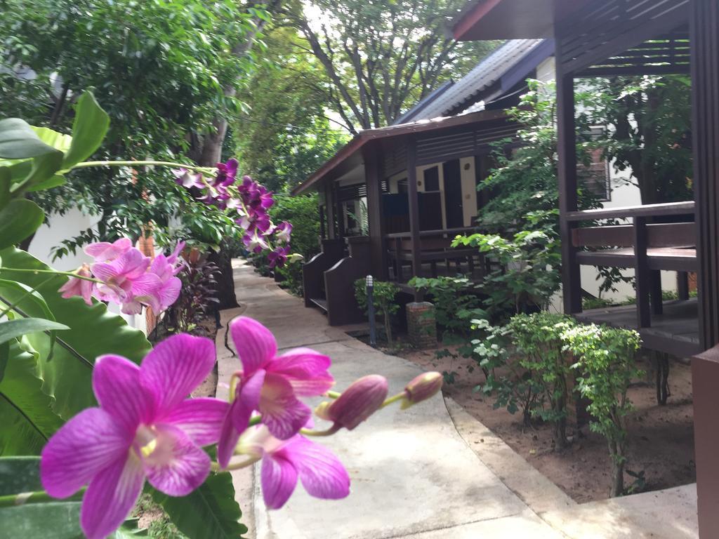 The Beach Garden Resort Pattaya Exterior photo
