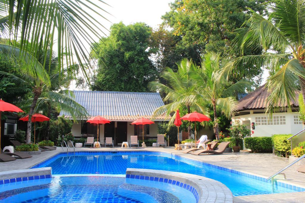 The Beach Garden Resort Pattaya Exterior photo