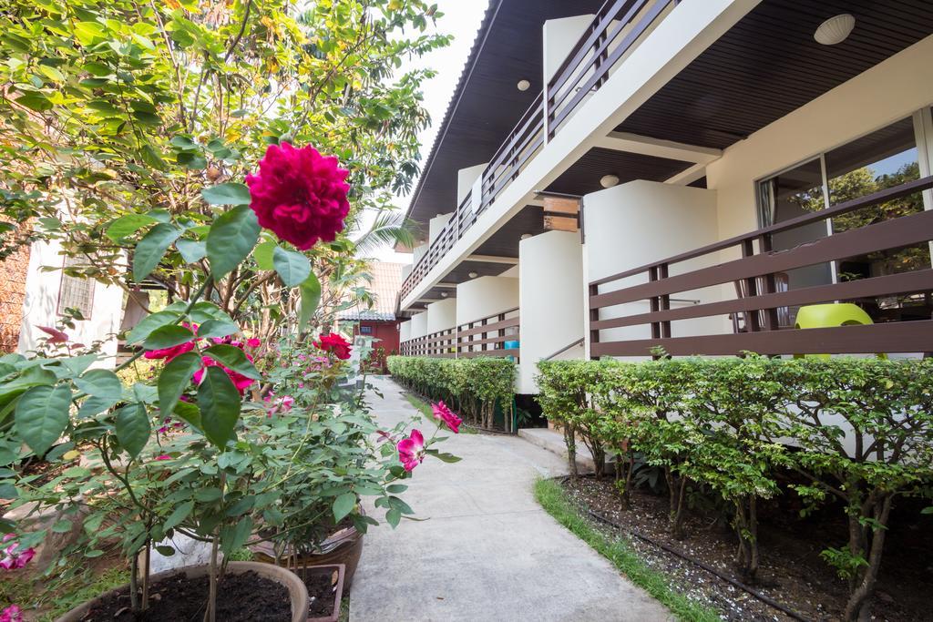 The Beach Garden Resort Pattaya Exterior photo