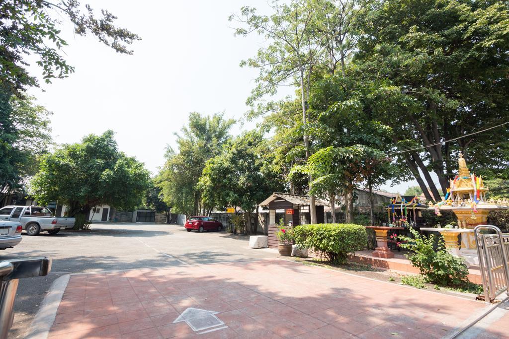 The Beach Garden Resort Pattaya Exterior photo