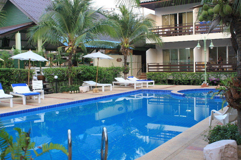 The Beach Garden Resort Pattaya Exterior photo