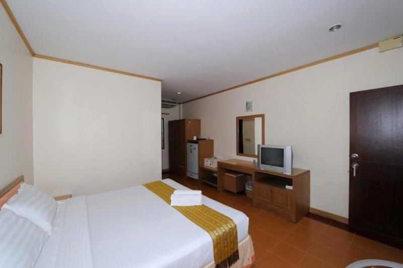 The Beach Garden Resort Pattaya Exterior photo