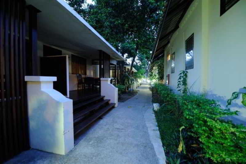 The Beach Garden Resort Pattaya Exterior photo