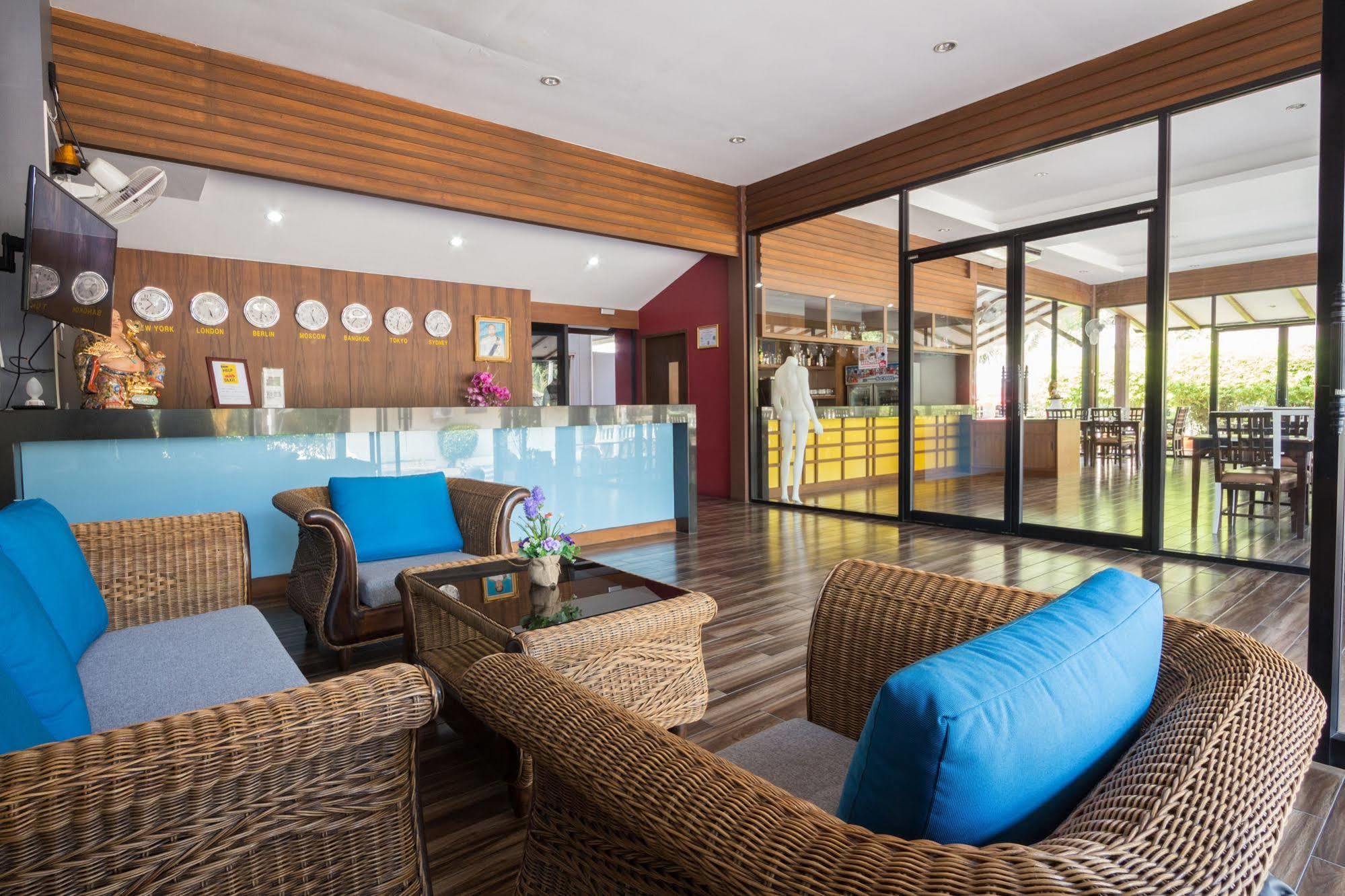 The Beach Garden Resort Pattaya Exterior photo