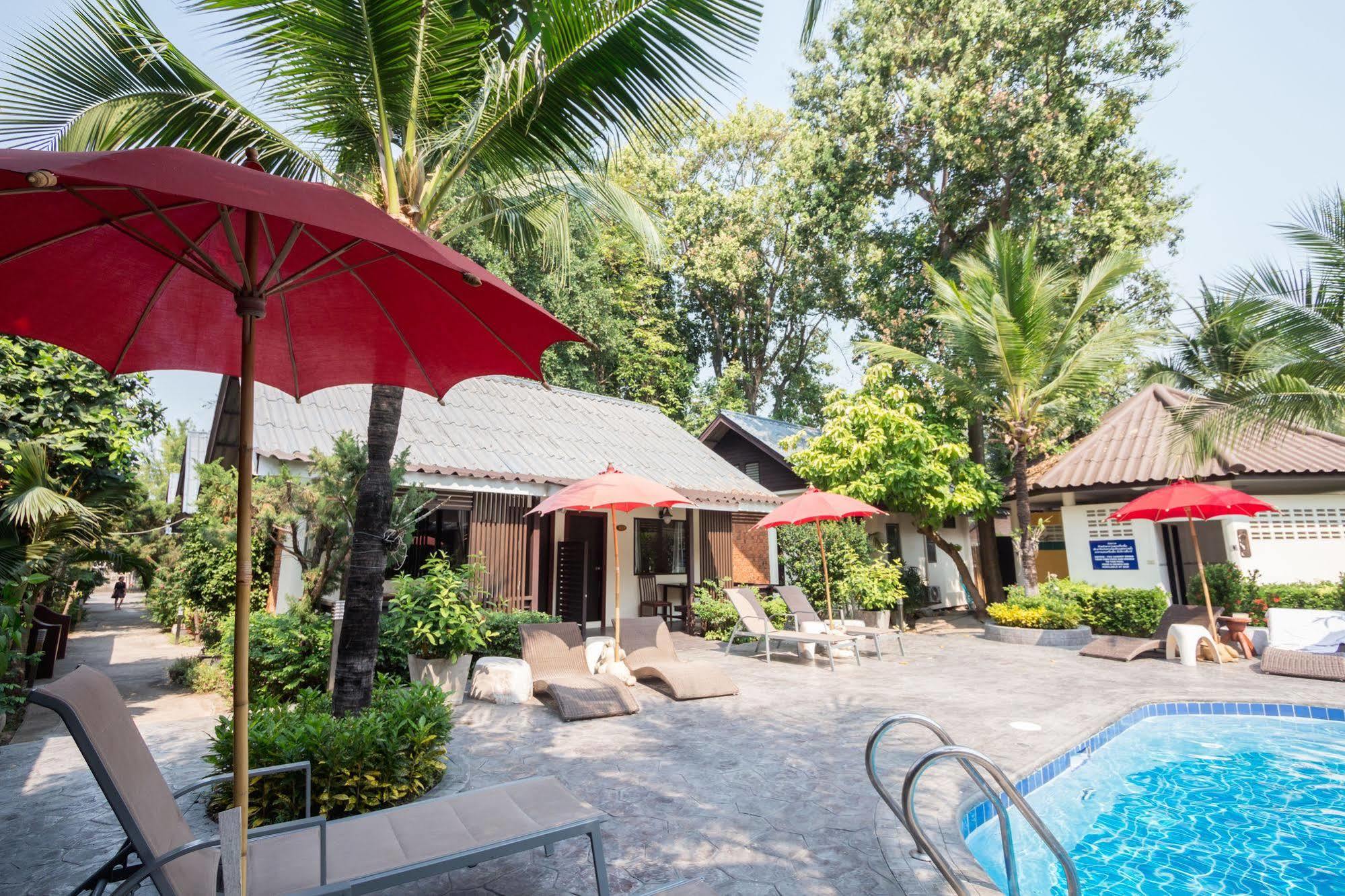 The Beach Garden Resort Pattaya Exterior photo