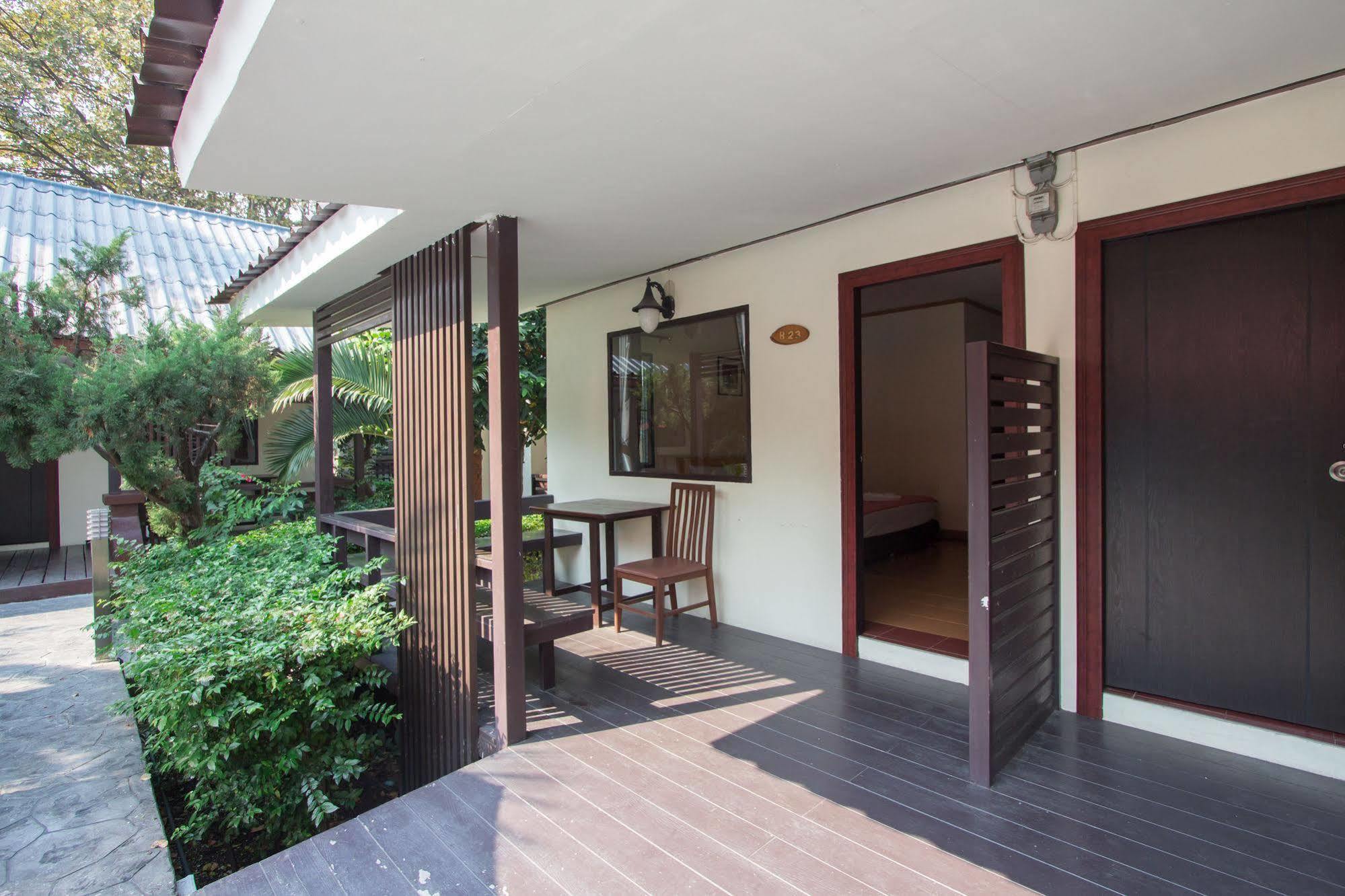 The Beach Garden Resort Pattaya Exterior photo